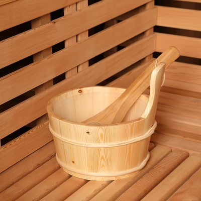 Sala de sauna seca al aire libre de cedro para la salud y la relajación 15 ~ 90 ° C Requiere montaje de temperatura