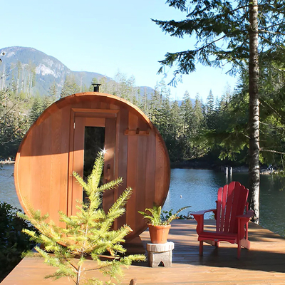 Jardín de madera maciza vista panorámica barril Sauna al aire libre con estufa de leña