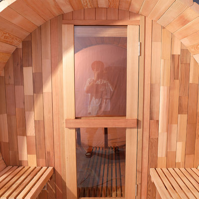 Sauna de madera de barril de cedro rojo canadiense con calefacción de estufa de control interno de 4.5KW