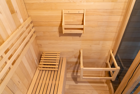 Sala de sauna de vapor de cedro rojo con luz LED y generador de ozono Diseño moderno Rango de temperatura 15 ~ 90 ° C