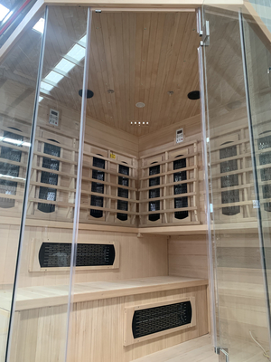 Cosechadora infrarroja del vapor de 4 personas del vapor de la sauna de la cicuta de madera residencial del sitio